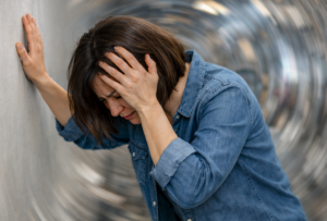 Tontura ou vertigem? Saiba identificar a diferença